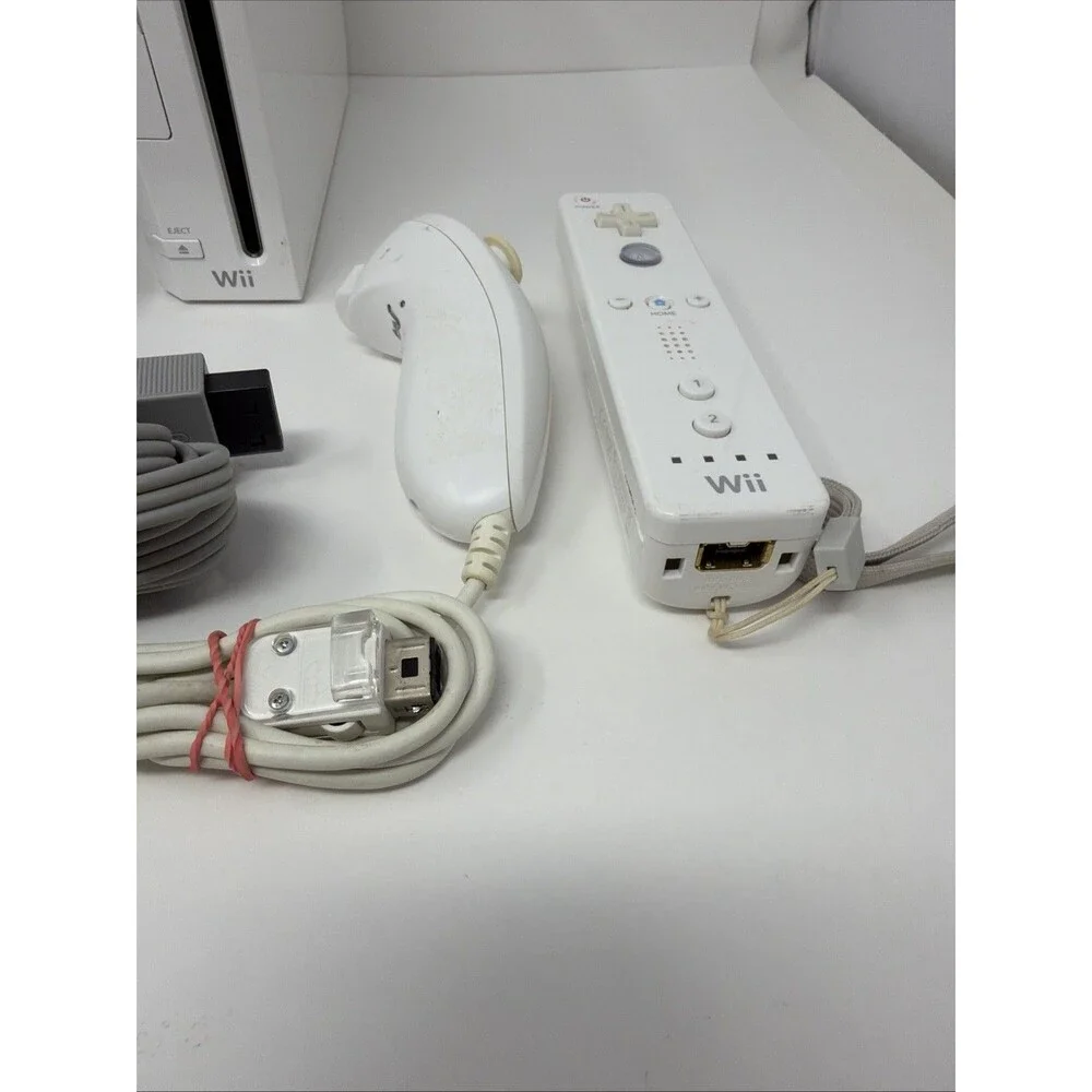 Nintendo Wii RVL-001 White Console Gamecube Compatibility Tested Works bundle